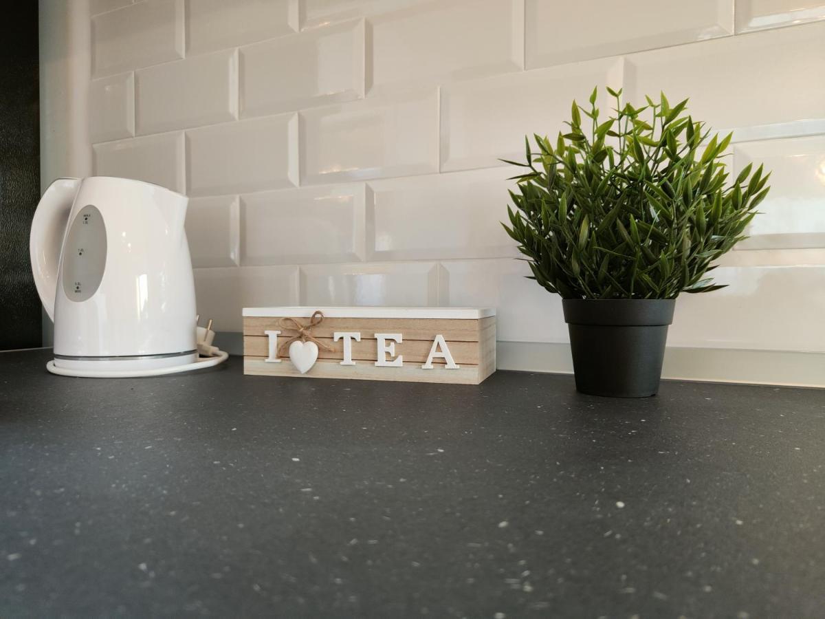 2 Rooms Apartment I Love Tea Bukares Bagian luar foto